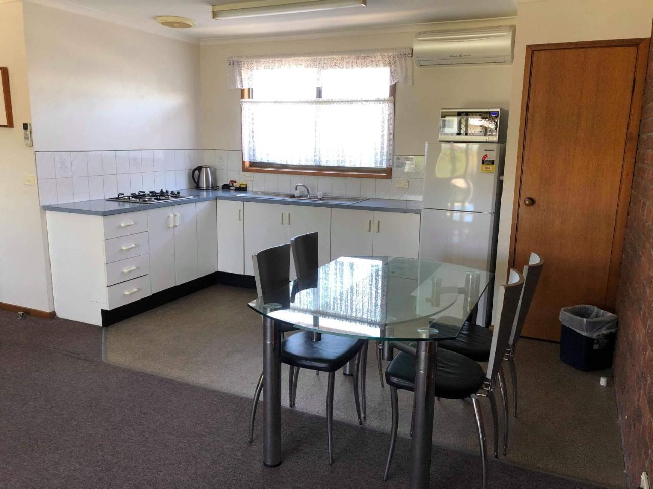 Lakes Jakaranda Holiday Units Lakes Entrance Buitenkant foto