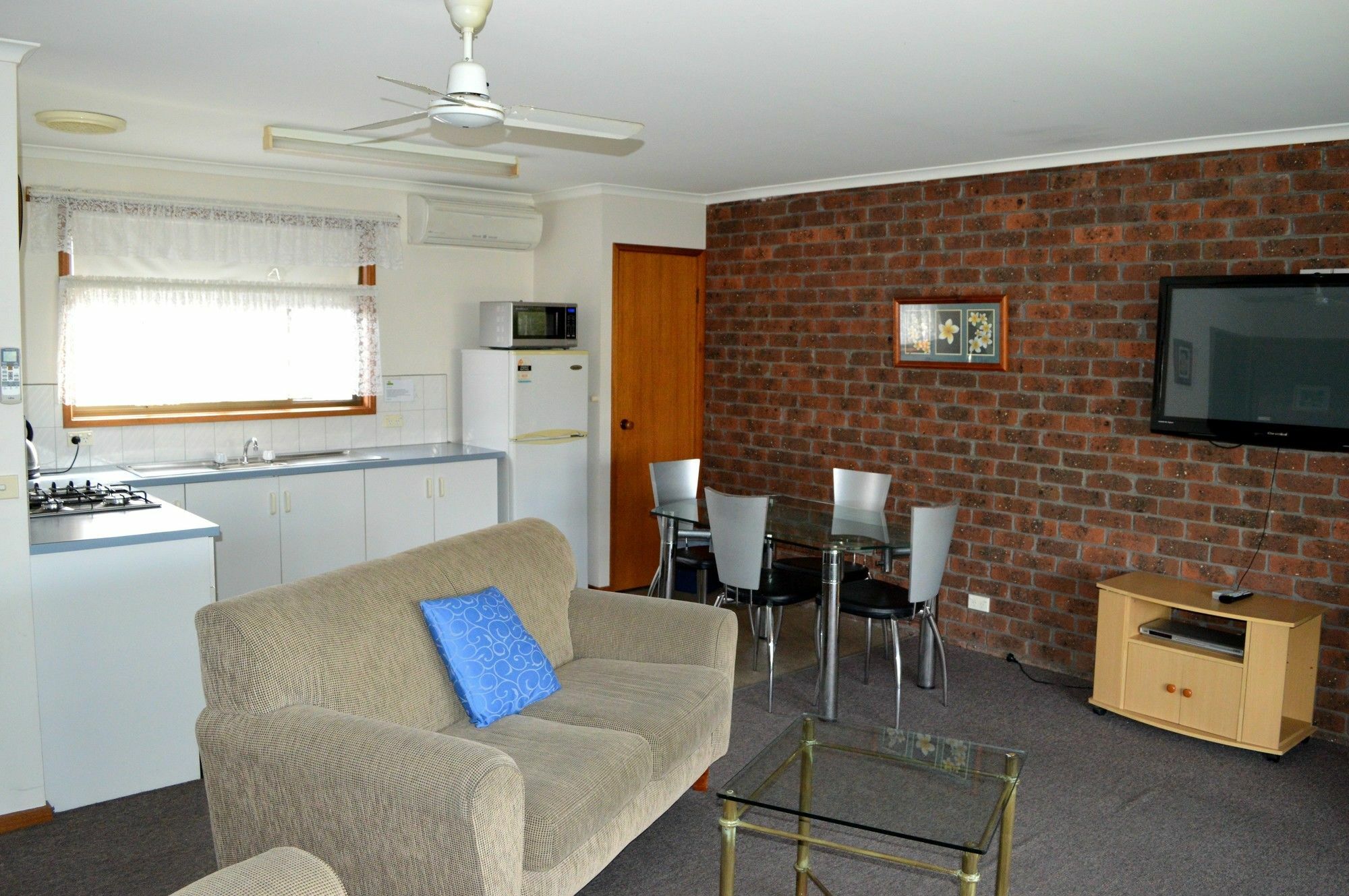 Lakes Jakaranda Holiday Units Lakes Entrance Buitenkant foto