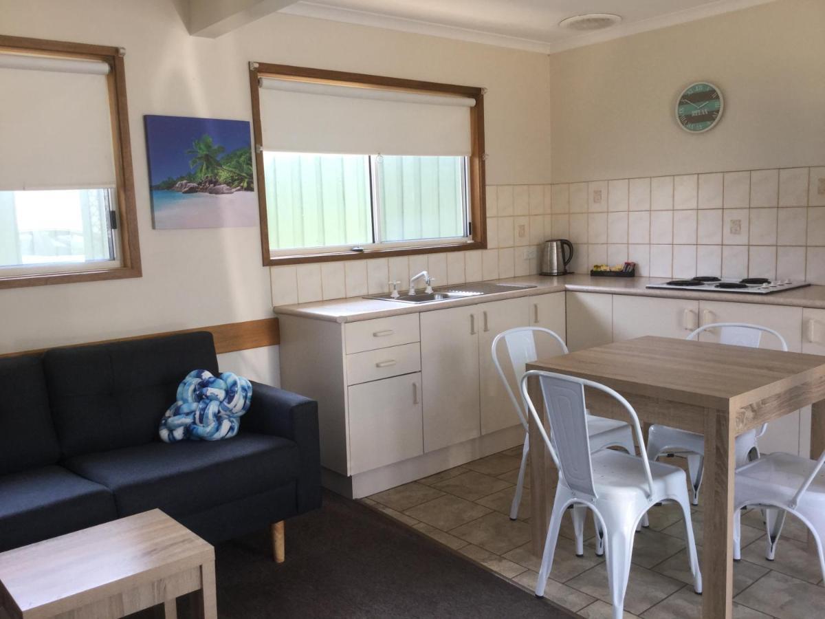 Lakes Jakaranda Holiday Units Lakes Entrance Buitenkant foto